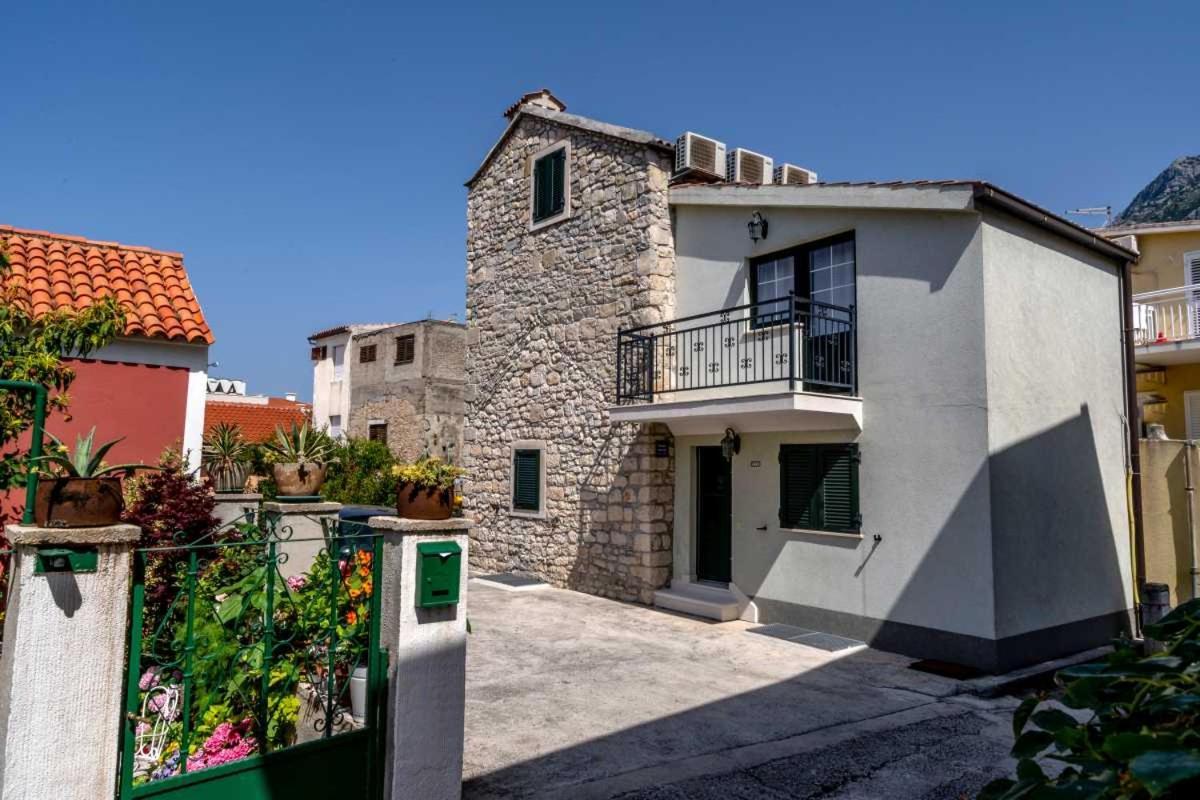 Apartments Inn Baska Voda Luaran gambar